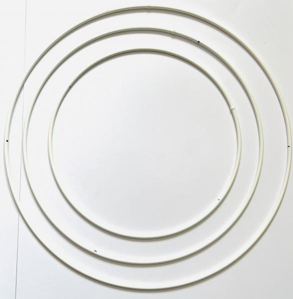 Kovový dekorační kruh bílý 30cm