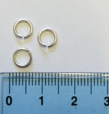 Spojovací koužek postříbřený 6mm