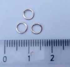 Spojovací kroužek platina 5mm